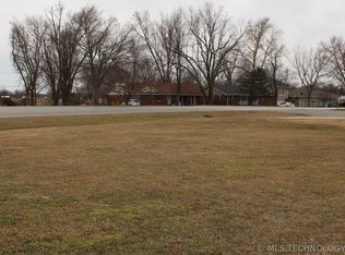 E Commercial St, Inola, OK 74036