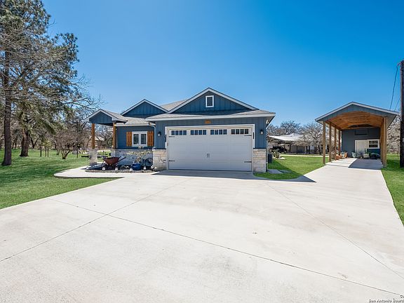 3rd image of 105 Oak Garden