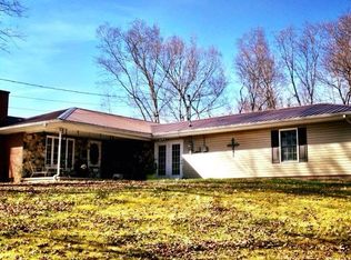 403 Pine St, Mount Carmel, TN 37645