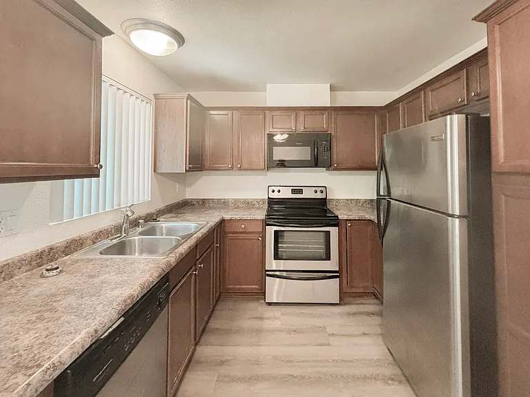 7516 Parkway Dr #1D — Photo 3