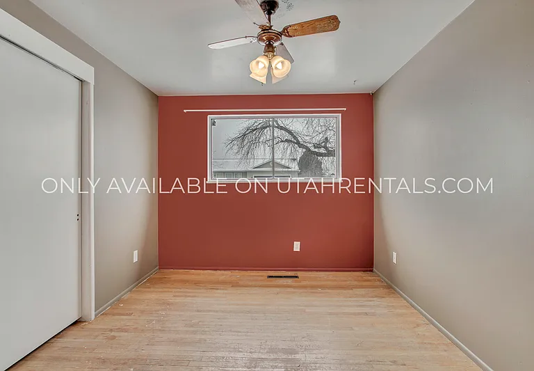 961 S 190 W — Photo 10