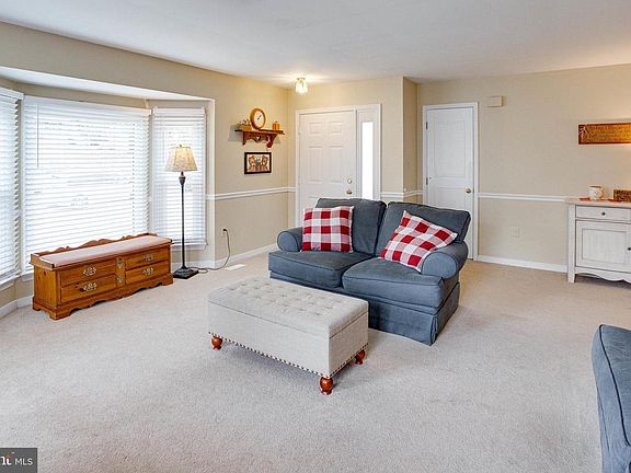 5th image of 208 Coldspring Dr