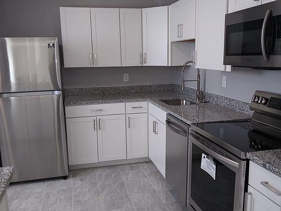 3rd image of 4565 Logsdon Dr