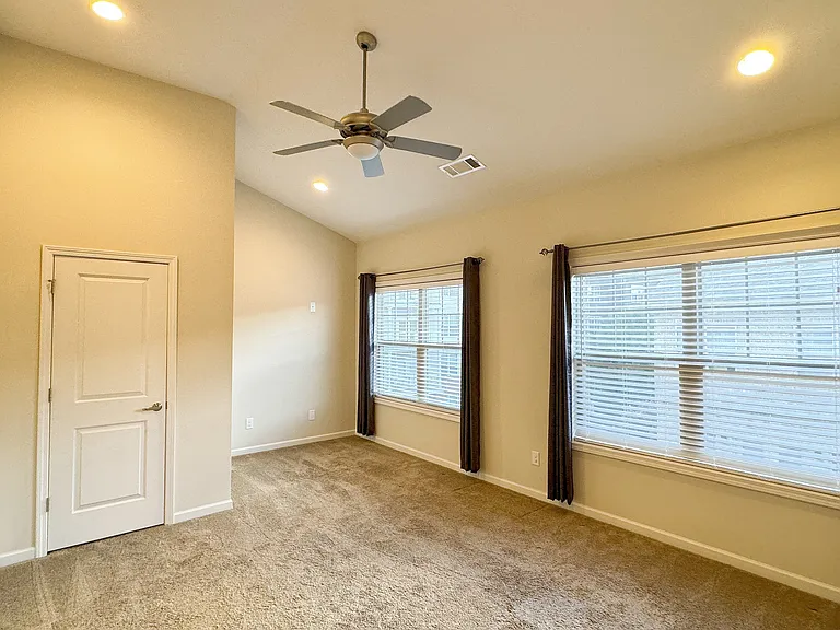 745 Fountainhead Ln NE #14 — Photo 27