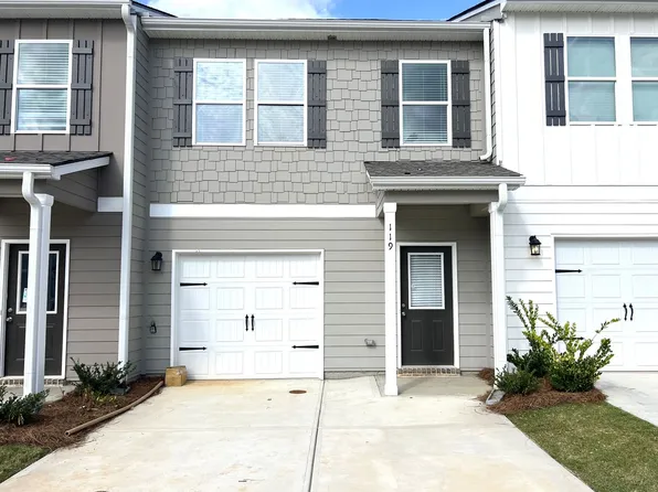 119 Village Green Dr, Adairsville, GA 30103