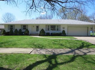 2419 Evanston Dr, Rockford, IL 61108