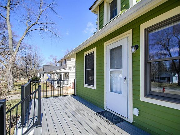 2nd image of 2681 Maplewood Ave