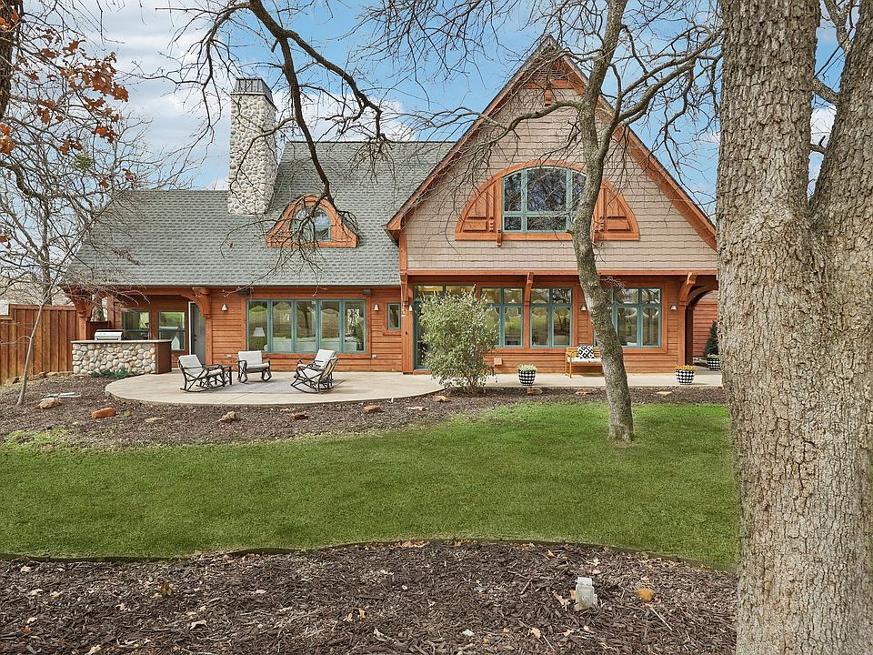 1st image of 680 Alexandrite Dr