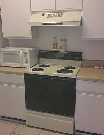 3rd image of 2721 King Oak Cir