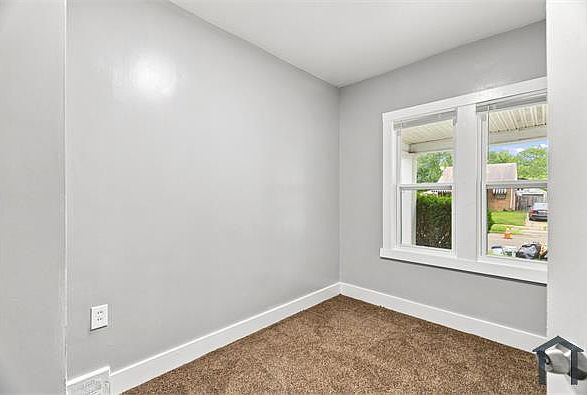 19391 Greeley St, photo 7