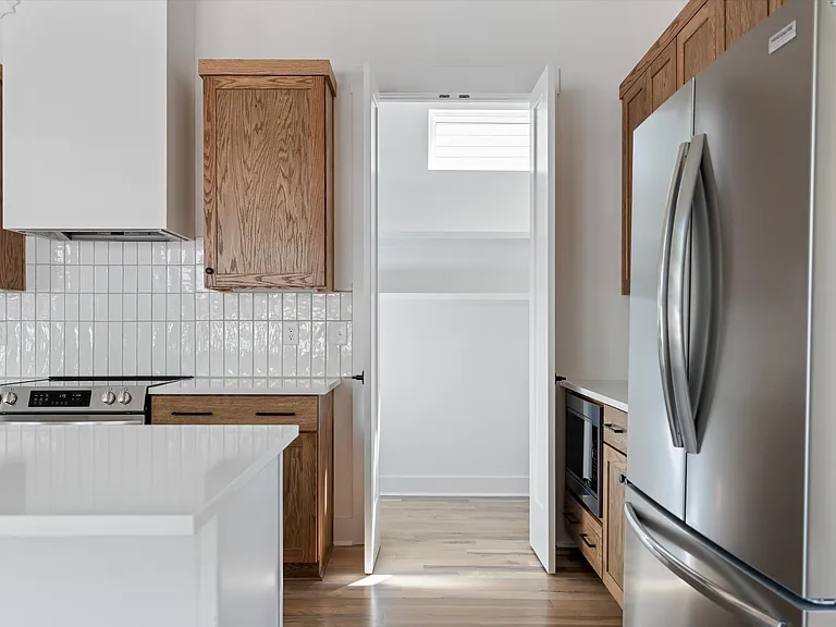 2830 Clifton Ave — Photo 8