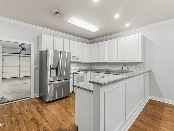 4th image of 1842 Cottage Dr #17