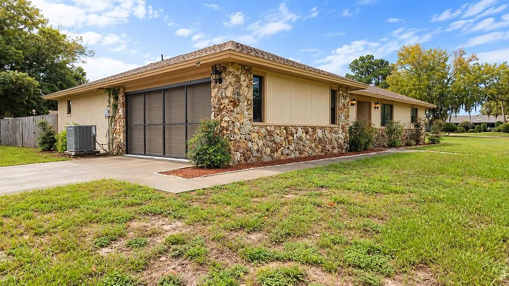 3 bed, 2.0 bath, 1626 sqft, $2,900 — Photo 4