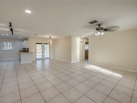 5th image of 110 SE 13th Pl