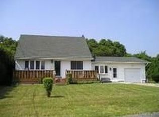 13 Kent Dr, Shirley, NY