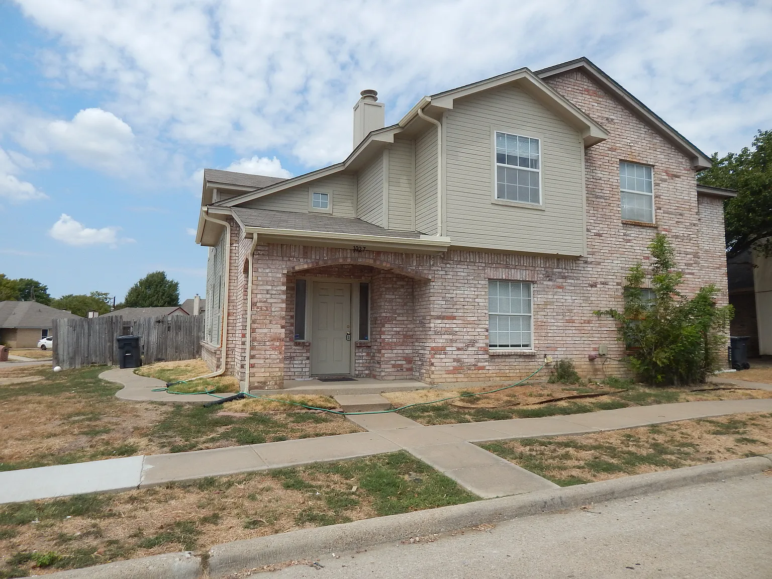 3 bed, 1591 sqft, $1,900 — Photo 1
