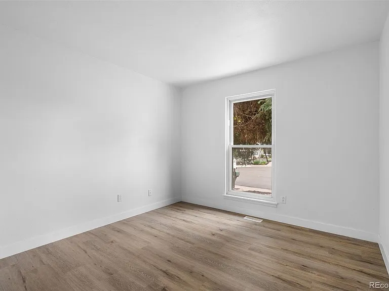 15974 E Baltic Pl — Photo 18