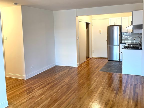 4th image of 64 Greenwich Ave #7