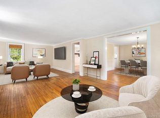 268 Ridgewood Rd, West Hartford, CT 06107