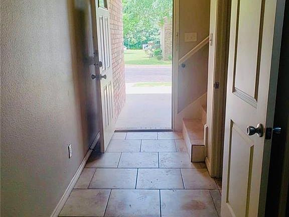 4th image of 2317 Danley Ave #200