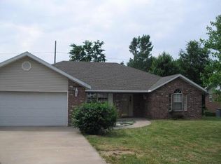 1313 W Cottonwood St, Rogers, AR 72758