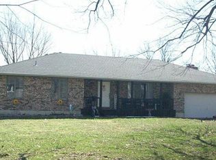 5909 Mimosa Dr, Sedalia, MO 65301