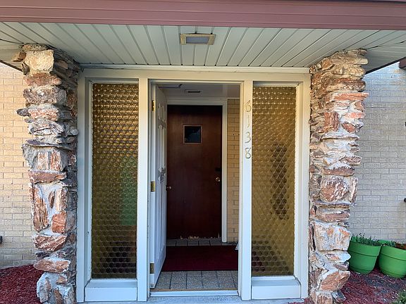 2nd image of 6138 S Kensington Ave #2B