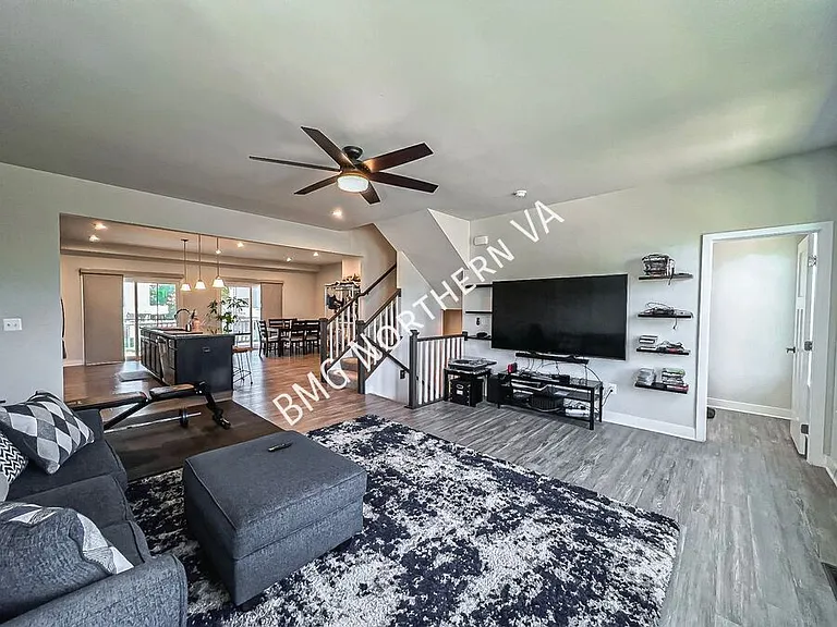 7731 Blackburn Ridge Dr — Photo 4