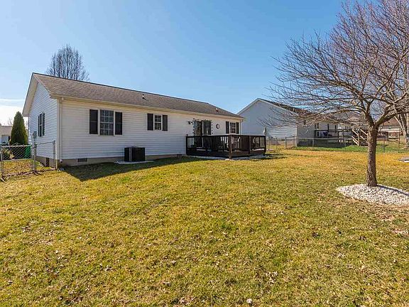 4th image of 34 Brendan Ln