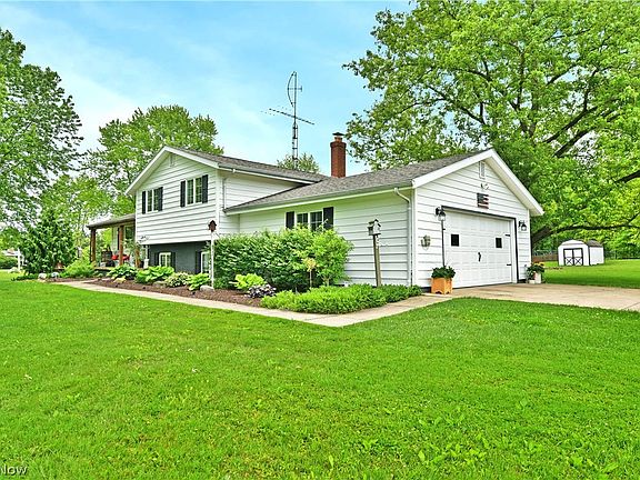 2nd image of 7198 Oak Hill Dr