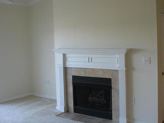 3rd image of 19619 Galway Bay Cir APT 404