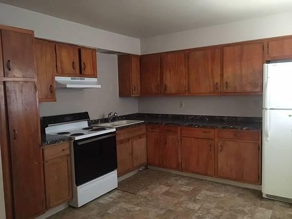 3rd image of 2601 Sussex Ave #3