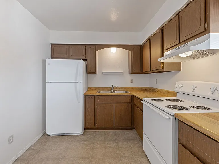 1299 N Tapadero Dr #C — Photo 6