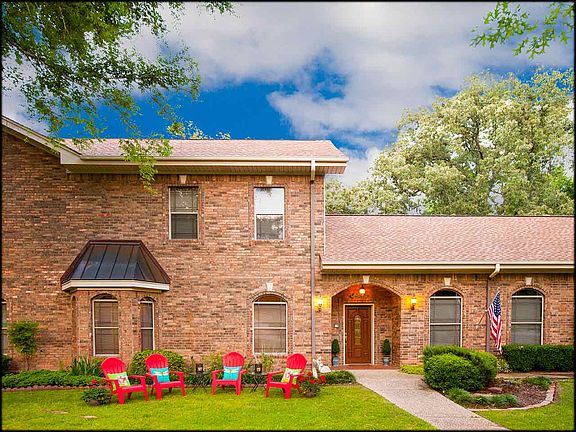 2nd image of 19517 Oakmeadow