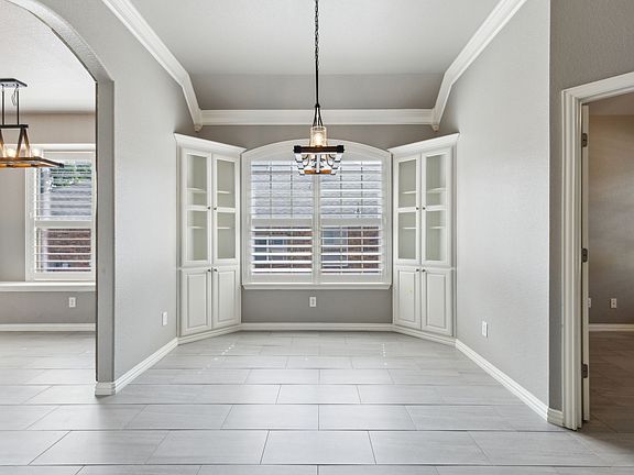 3rd image of 7805 Creek View Dr