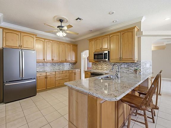 3rd image of 9348 SAN BERNANDINO AVENUE