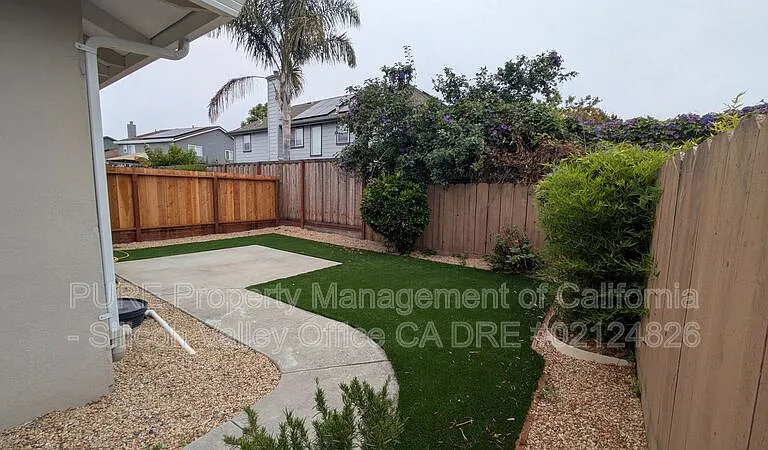 1792 Halterman Ave — Photo 6