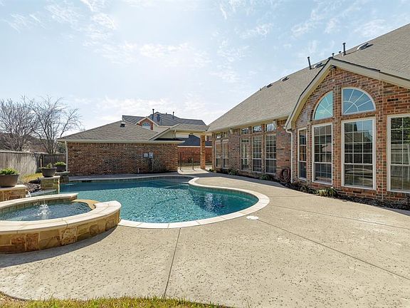 2nd image of 424 Parkview Dr