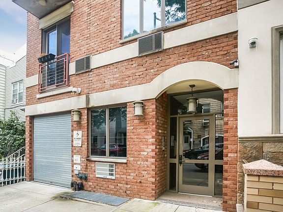 3rd image of 28 Newel St APT 2B