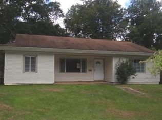 2975 Park St, Marianna, FL 32446