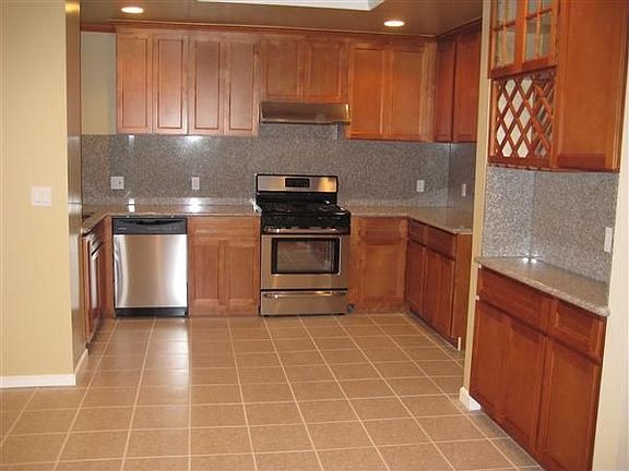 2nd image of 71 Maddux Ave