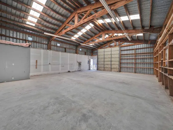 19770 Hillview Dr, Cottonwood, CA 96022