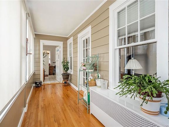 2nd image of 336 Hutchinson Ave