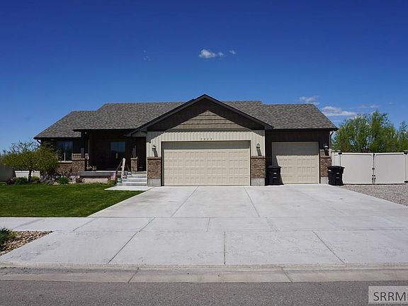 3rd image of 3859 Lakefield Ln