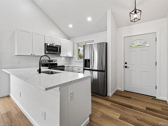 4th image of 7832 Elmwood Street