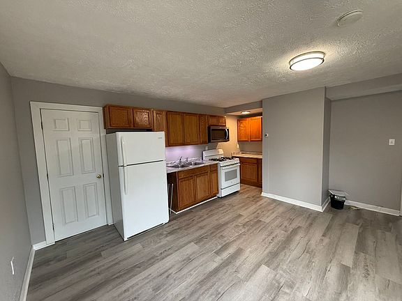 2nd image of 521 E Warrington Ave APT 1
