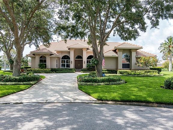 3rd image of 888 Water Hyacinth Ct NE
