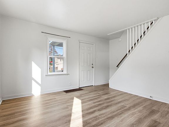 3rd image of 1810 Salem St