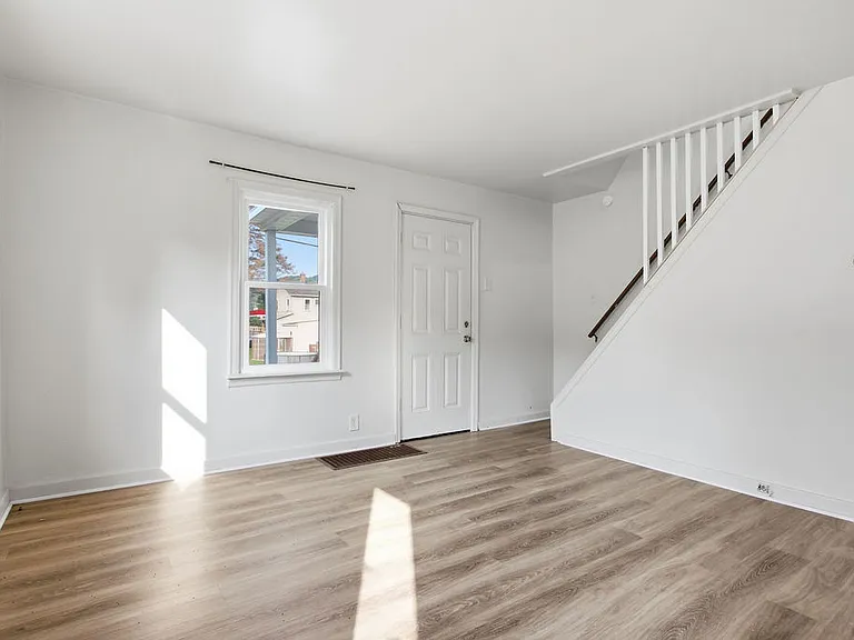 1810 Salem St — Photo 3
