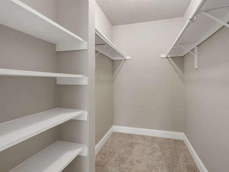 Vantage Point Apartments — Photo 6